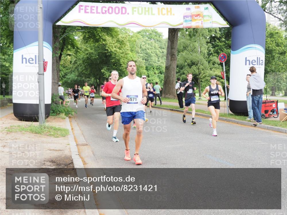 29.06.2025 - hella hamburg halbmarathon MichiJ http://msf.ph/oto/8231421 29.06.2025 10:26:35 Zwischen KM18-KM19 3480, 6458, 8571, 10793, 12739, 13595, 13900, 15303, 16992 meine-sportfotos.de