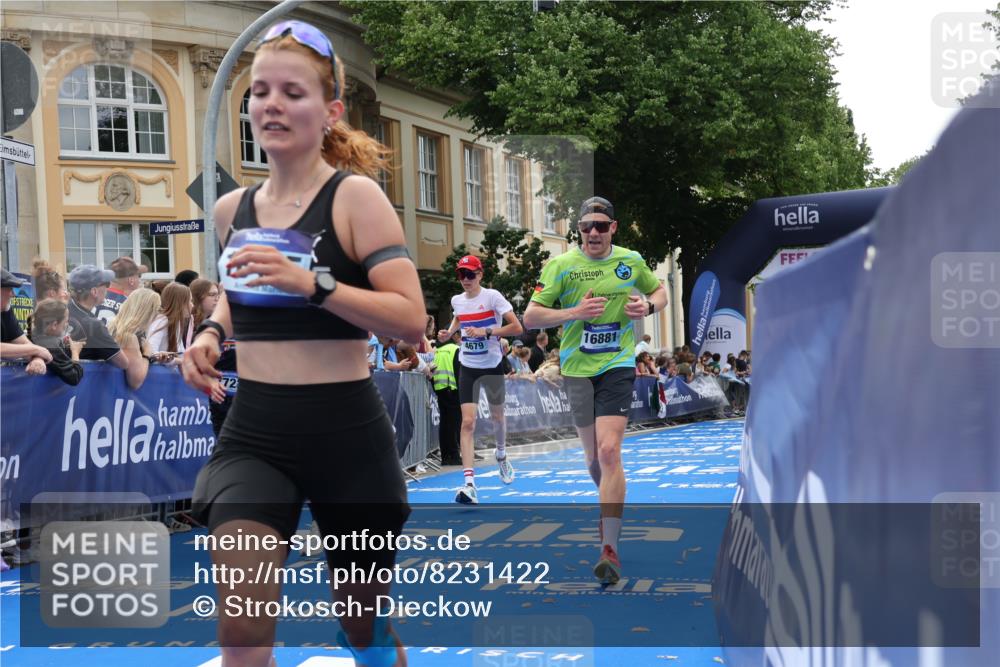29.06.2025 - hella hamburg halbmarathon Strokosch-Dieckow http://msf.ph/oto/8231422 29.06.2025 10:33:19 Ziel 1959, 4602, 4679, 7723, 8956, 9047, 14167, 16881, 17056, 17175, 17489, 18455 meine-sportfotos.de