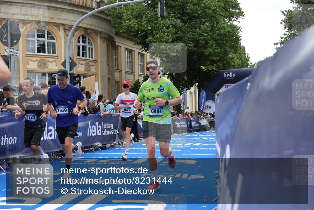 29.06.2025 - hella hamburg halbmarathon Strokosch-Dieckow http://msf.ph/oto/8231444 29.06.2025 10:33:19 Ziel 1959, 4602, 4679, 7723, 8956, 9047, 14167, 16881, 17056, 17175, 17489, 18455 meine-sportfotos.de