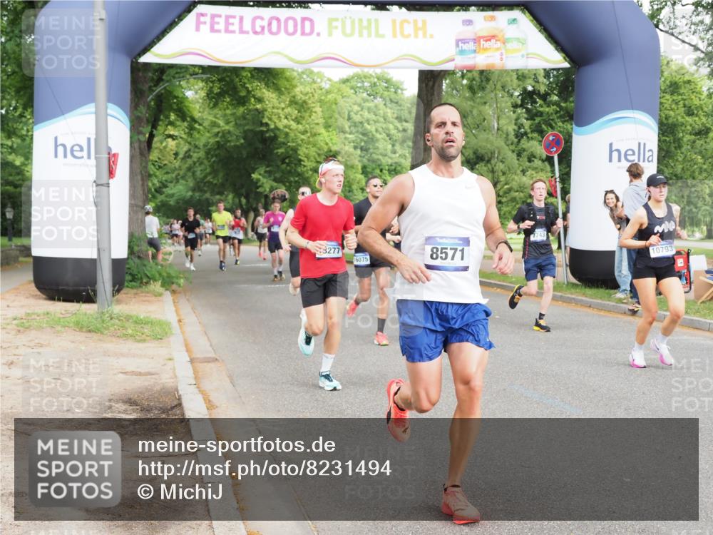 29.06.2025 - hella hamburg halbmarathon MichiJ http://msf.ph/oto/8231494 29.06.2025 10:26:36 Zwischen KM18-KM19 3480, 6458, 7743, 8571, 9017, 10793, 12739, 13595, 13900, 16992, 18193, 18277 meine-sportfotos.de