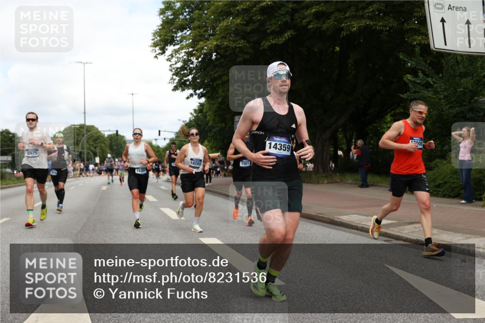 29.06.2025 - hella hamburg halbmarathon Yannick Fuchs http://msf.ph/oto/8231536 29.06.2025 10:34:06 20KM 1343, 2044, 2525, 2546, 2563, 2972, 3282, 3547, 4565, 4759, 5752, 7981, 8319, 8925, 9116, 9265, 9540, 11284, 11305, 11806, 12335, 12372, 13479, 13514, 14204, 14272, 14311, 14359, 15013, 15094, 15336, 15435, 15556, 15744, 16656, 17005, 17215, 17360, 17425, 17668, 18149, 18154, 18285, 18803 meine-sportfotos.de