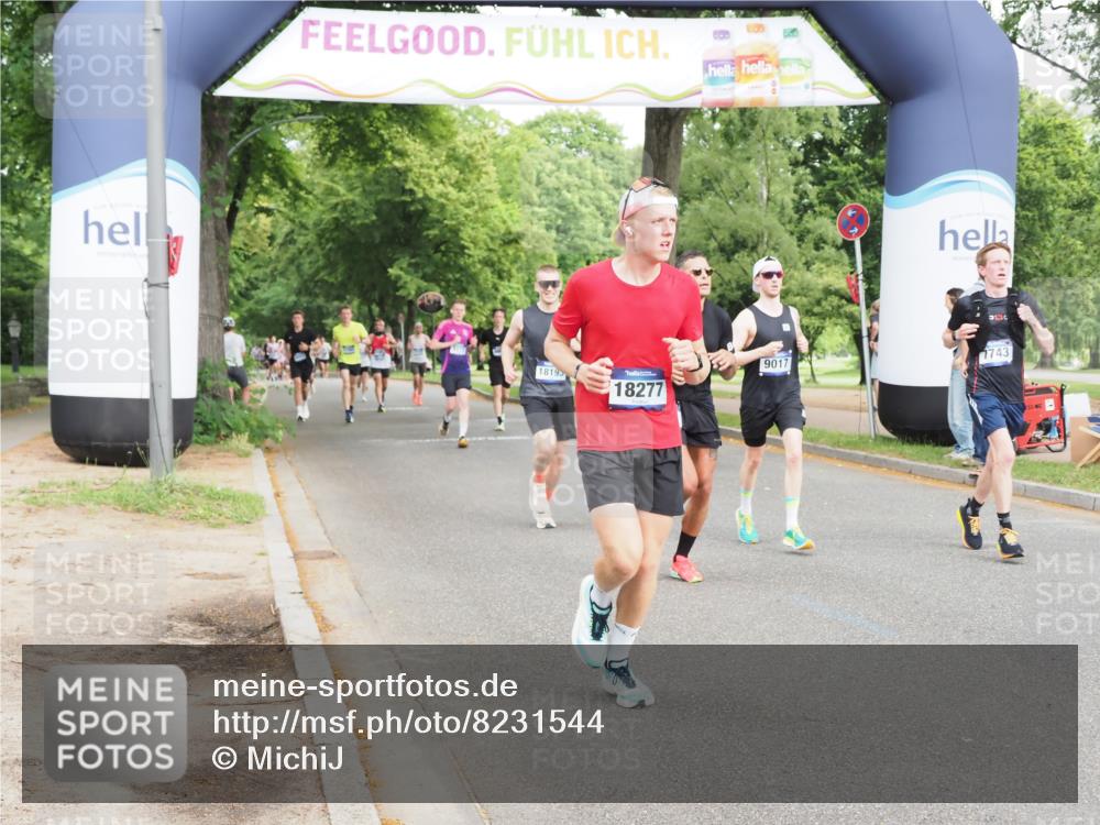 29.06.2025 - hella hamburg halbmarathon MichiJ http://msf.ph/oto/8231544 29.06.2025 10:26:37 Zwischen KM18-KM19 3480, 6458, 7743, 8571, 9017, 10793, 12739, 13595, 16075, 16992, 18193, 18277 meine-sportfotos.de