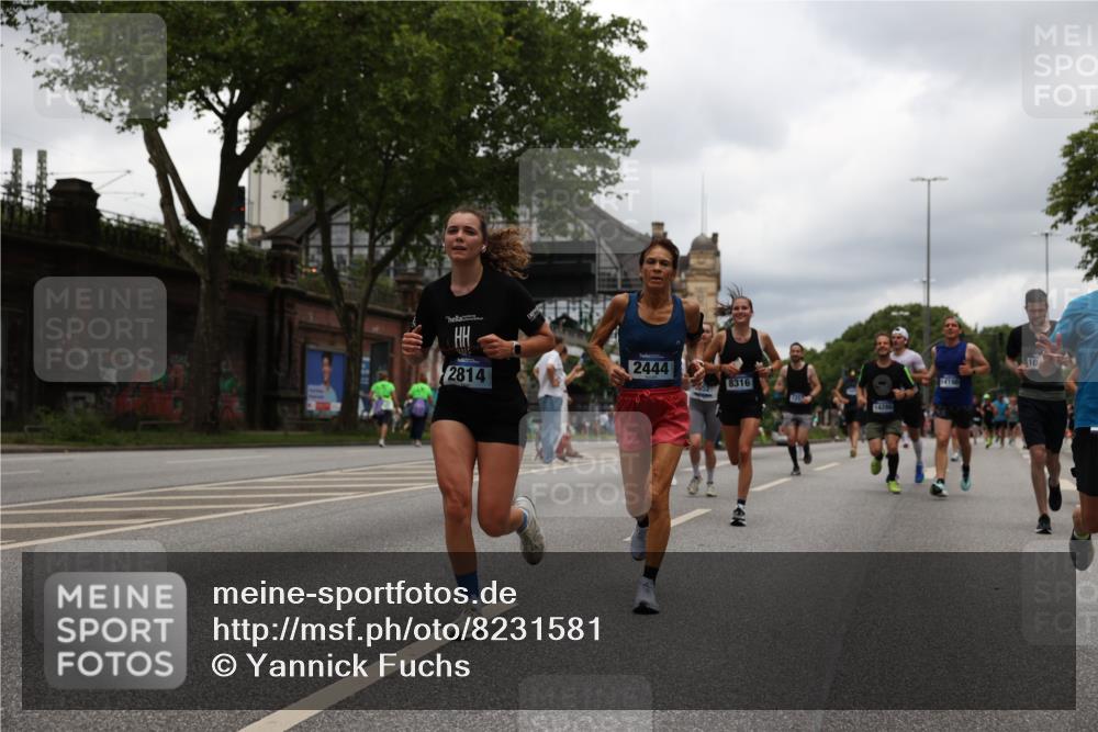 29.06.2025 - hella hamburg halbmarathon Yannick Fuchs http://msf.ph/oto/8231581 29.06.2025 10:46:48 20KM 1098, 1257, 1482, 1657, 1683, 2111, 2208, 2444, 2814, 3258, 3399, 3715, 3952, 3999, 4121, 4587, 4726, 5169, 5194, 5607, 5907, 6897, 7178, 7232, 7383, 7475, 8172, 8316, 8587, 8955, 9065, 9163, 10529, 10811, 11217, 12135, 12155, 12482, 12519, 13211, 13301, 14198, 14286, 14791, 14805, 15980, 16320, 16467, 16929, 17130, 17198, 17710, 17773, 18249, 18331, 19208 meine-sportfotos.de