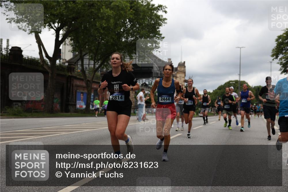 29.06.2025 - hella hamburg halbmarathon Yannick Fuchs http://msf.ph/oto/8231623 29.06.2025 10:46:48 20KM 1098, 1257, 1482, 1657, 1683, 2111, 2208, 2444, 2814, 3258, 3399, 3715, 3952, 3999, 4121, 4587, 4726, 5169, 5194, 5607, 5907, 6897, 7178, 7232, 7383, 7475, 8172, 8316, 8587, 8955, 9065, 9163, 10529, 10811, 11217, 12135, 12155, 12482, 12519, 13211, 13301, 14198, 14286, 14791, 14805, 15980, 16320, 16467, 16929, 17130, 17198, 17710, 17773, 18249, 18331, 19208 meine-sportfotos.de