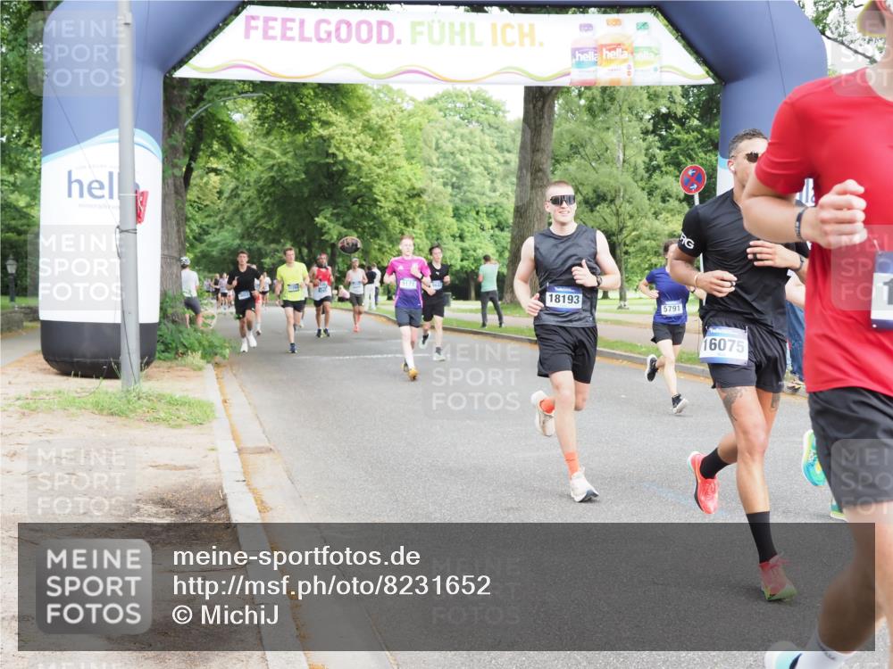 29.06.2025 - hella hamburg halbmarathon MichiJ http://msf.ph/oto/8231652 29.06.2025 10:26:38 Zwischen KM18-KM19 3480, 5791, 6458, 7743, 8571, 9017, 10793, 12739, 13595, 16075, 16992, 18193, 18277 meine-sportfotos.de