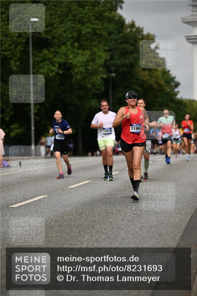 29.06.2025 - hella hamburg halbmarathon Dr. Thomas Lammeyer http://msf.ph/oto/8231693 29.06.2025 10:13:26 Kennedybrücke 4592, 7081, 7187, 9297, 9306, 9781, 10819, 11067 meine-sportfotos.de