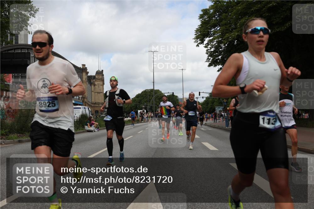 29.06.2025 - hella hamburg halbmarathon Yannick Fuchs http://msf.ph/oto/8231720 29.06.2025 10:34:07 20KM 1343, 2044, 2525, 2546, 2563, 2972, 3282, 3547, 4398, 4565, 4759, 5752, 7981, 8319, 8925, 9116, 9265, 9540, 11284, 11305, 11806, 12335, 12372, 13479, 13514, 14204, 14272, 14311, 14359, 15013, 15094, 15336, 15435, 15556, 15744, 17005, 17215, 17360, 17425, 17668, 17792, 17916, 18149, 18154, 18285, 18803 meine-sportfotos.de