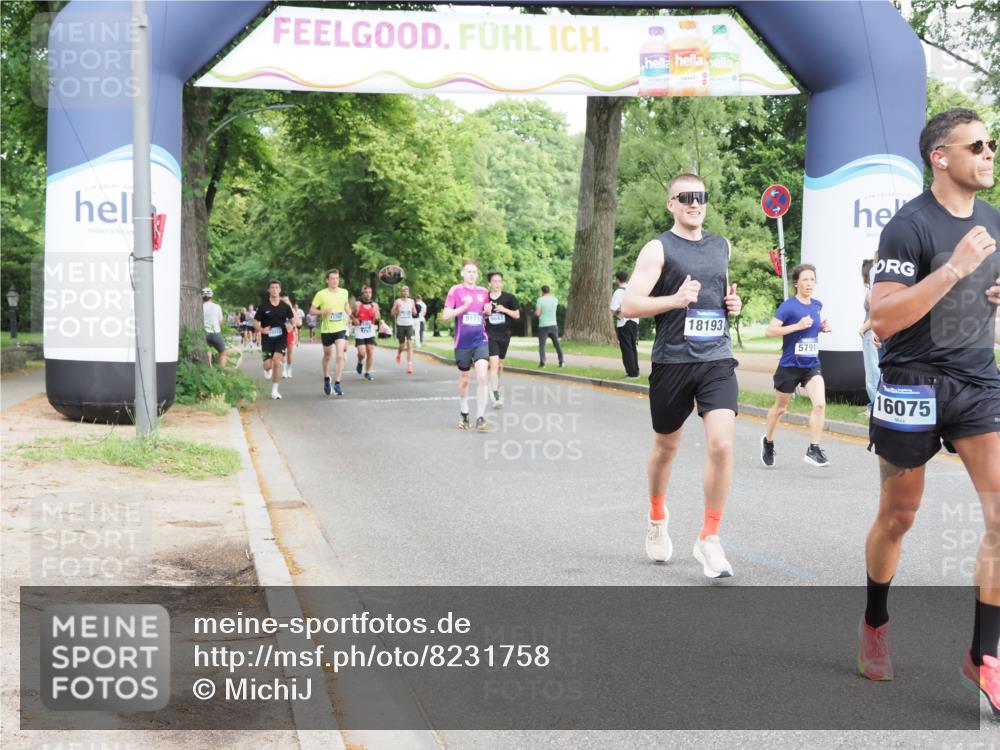 29.06.2025 - hella hamburg halbmarathon MichiJ http://msf.ph/oto/8231758 29.06.2025 10:26:38 Zwischen KM18-KM19 3480, 5791, 6458, 7743, 8571, 9017, 10793, 12739, 13595, 16075, 16992, 18193, 18277 meine-sportfotos.de