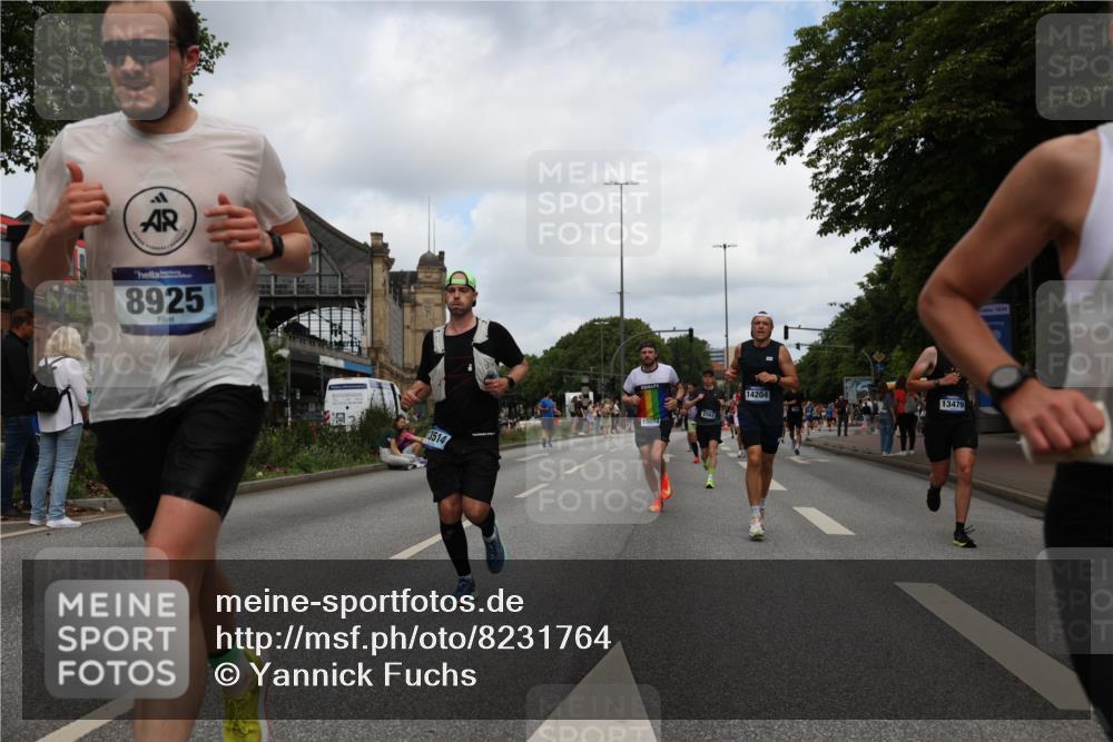 29.06.2025 - hella hamburg halbmarathon Yannick Fuchs http://msf.ph/oto/8231764 29.06.2025 10:34:08 20KM 1343, 2044, 2525, 2546, 2563, 2972, 3547, 4398, 4565, 4759, 5752, 7981, 8319, 8346, 8925, 9116, 9265, 9540, 11284, 11305, 11806, 12046, 12091, 12335, 12372, 13190, 13479, 13514, 14204, 14272, 14311, 14359, 15013, 15094, 15336, 15435, 15556, 15744, 17005, 17215, 17360, 17425, 17668, 17792, 17916, 18149, 18154, 18285, 18803 meine-sportfotos.de