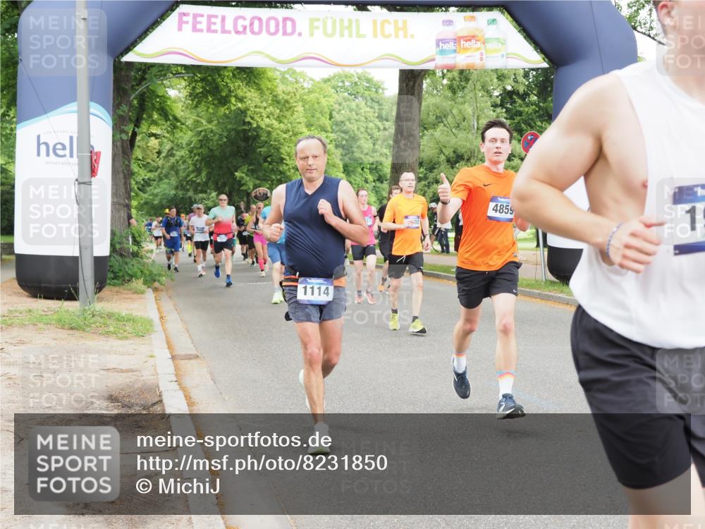 29.06.2025 - hella hamburg halbmarathon MichiJ http://msf.ph/oto/8231850 29.06.2025 10:49:39 Zwischen KM18-KM19 1114, 1940, 4859, 7869, 9124, 10866, 11402, 12662, 13551, 13739, 13841, 16371, 16420, 16540 meine-sportfotos.de