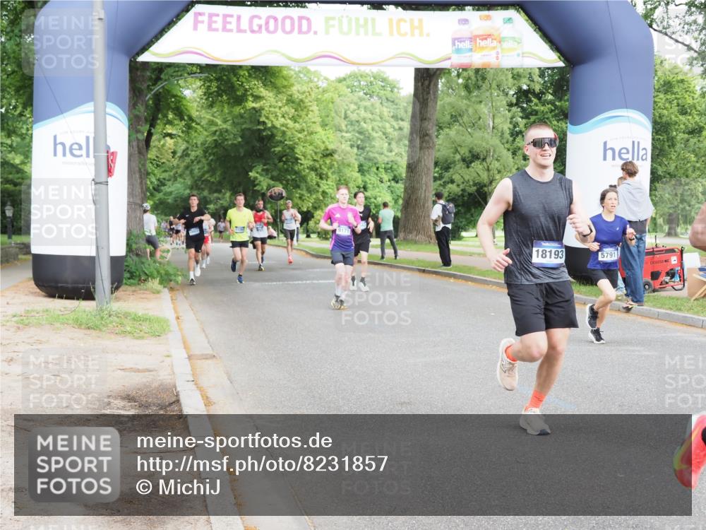 29.06.2025 - hella hamburg halbmarathon MichiJ http://msf.ph/oto/8231857 29.06.2025 10:26:38 Zwischen KM18-KM19 3480, 5791, 6458, 7743, 8571, 9017, 10793, 12739, 13595, 16075, 16992, 18193, 18277 meine-sportfotos.de