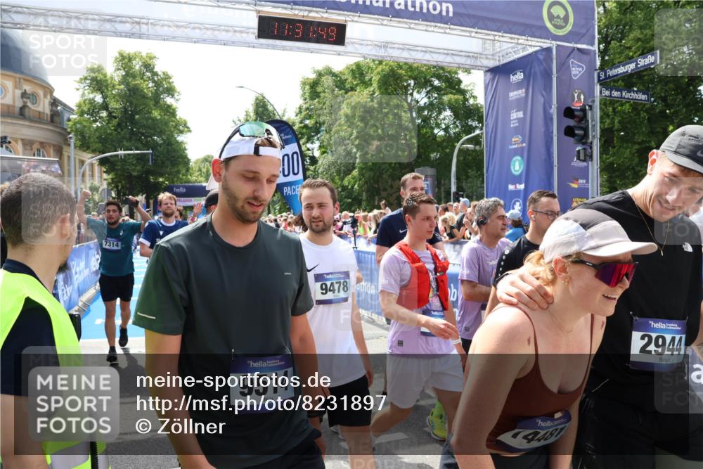 29.06.2025 - hella hamburg halbmarathon Zöllner http://msf.ph/oto/8231897 29.06.2025 11:31:48 Ziel 1093, 1844, 2000, 3286, 10917, 11656, 11665, 15147, 16124, 17509, 17517, 17664 meine-sportfotos.de