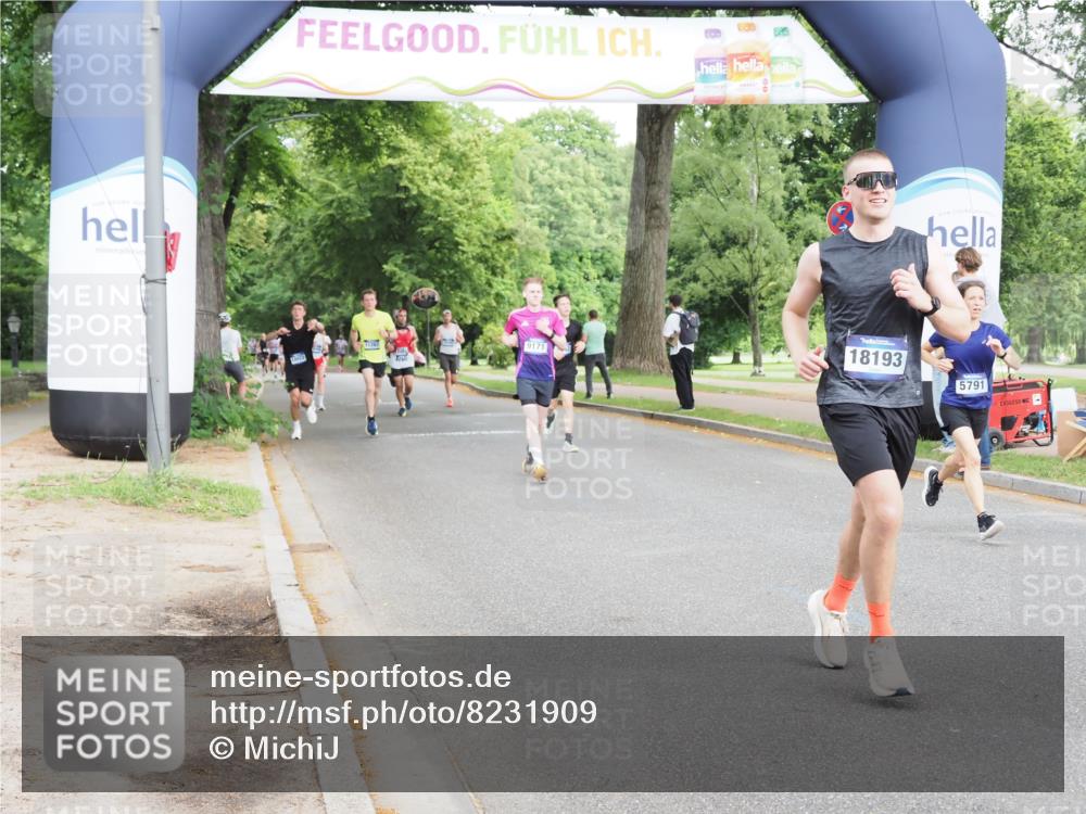 29.06.2025 - hella hamburg halbmarathon MichiJ http://msf.ph/oto/8231909 29.06.2025 10:26:38 Zwischen KM18-KM19 3480, 5791, 6458, 7743, 8571, 9017, 10793, 12739, 13595, 16075, 16992, 18193, 18277 meine-sportfotos.de