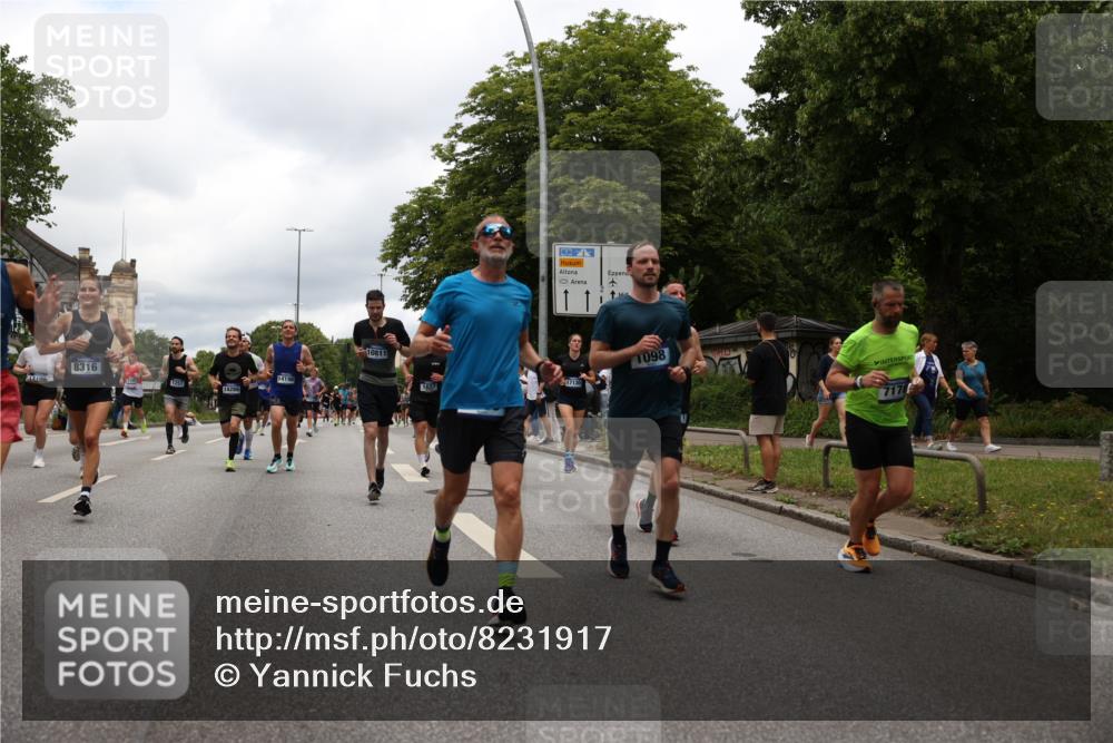 29.06.2025 - hella hamburg halbmarathon Yannick Fuchs http://msf.ph/oto/8231917 29.06.2025 10:46:48 20KM 1098, 1257, 1482, 1657, 1683, 2111, 2208, 2444, 2814, 3258, 3399, 3715, 3952, 3999, 4121, 4587, 4726, 5169, 5194, 5607, 5907, 6897, 7178, 7232, 7383, 7475, 8172, 8316, 8587, 8955, 9065, 9163, 10529, 10811, 11217, 12135, 12155, 12482, 12519, 13211, 13301, 14198, 14286, 14791, 14805, 15980, 16320, 16467, 16929, 17130, 17198, 17710, 17773, 18249, 18331, 19208 meine-sportfotos.de