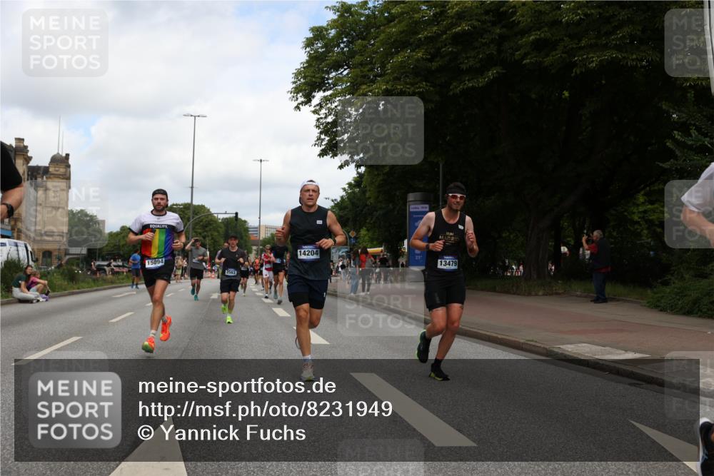 29.06.2025 - hella hamburg halbmarathon Yannick Fuchs http://msf.ph/oto/8231949 29.06.2025 10:34:09 20KM 1343, 2044, 2525, 2546, 2563, 2972, 3547, 4398, 4565, 4759, 5752, 7981, 8319, 8346, 8925, 9116, 9265, 9540, 11284, 11305, 11806, 12046, 12091, 12335, 12372, 13190, 13479, 13514, 14204, 14272, 14359, 15013, 15094, 15336, 15435, 15556, 15744, 17005, 17215, 17360, 17425, 17668, 17792, 17916, 18149, 18154, 18285, 18803 meine-sportfotos.de