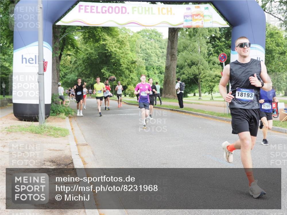 29.06.2025 - hella hamburg halbmarathon MichiJ http://msf.ph/oto/8231968 29.06.2025 10:26:39 Zwischen KM18-KM19 3480, 5791, 6458, 7743, 8571, 9017, 9643, 10793, 12739, 13595, 16075, 16992, 18193, 18277 meine-sportfotos.de