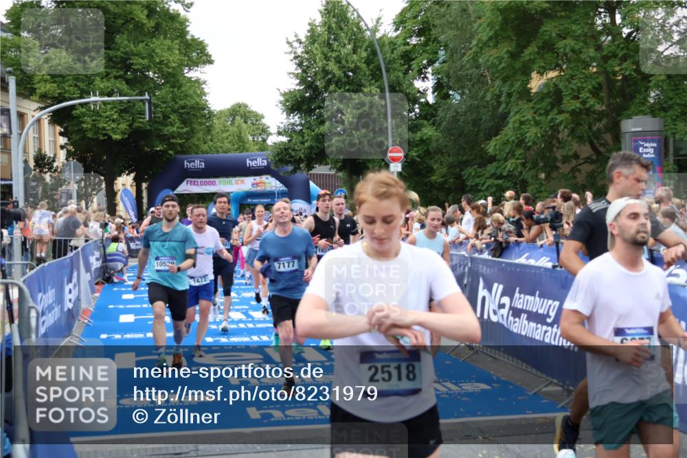 29.06.2025 - hella hamburg halbmarathon Zöllner http://msf.ph/oto/8231979 29.06.2025 10:53:54 Ziel 1422, 1706, 1870, 5607, 6260, 6877, 7177, 7395, 7973, 8285, 9922, 10529, 10891, 12413, 14026, 15502, 16477, 16538, 17740, 18249, 18418, 18487, 18759, 18831, 18915, 19177 meine-sportfotos.de
