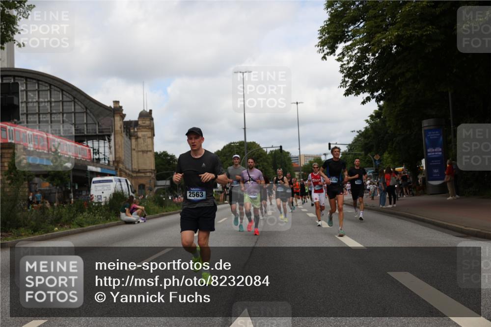29.06.2025 - hella hamburg halbmarathon Yannick Fuchs http://msf.ph/oto/8232084 29.06.2025 10:34:11 20KM 1343, 2044, 2525, 2546, 2563, 2972, 3547, 4398, 4565, 4759, 5752, 7981, 8319, 8346, 8925, 9116, 9265, 9540, 11284, 11305, 11714, 11806, 12046, 12091, 12335, 12372, 13190, 13479, 13514, 14204, 14272, 14359, 15094, 15336, 15435, 15744, 17005, 17215, 17360, 17425, 17668, 17792, 17916, 18013, 18149, 18154, 18285, 18803 meine-sportfotos.de