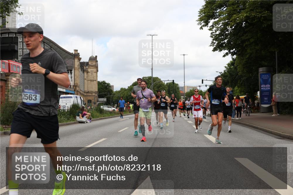 29.06.2025 - hella hamburg halbmarathon Yannick Fuchs http://msf.ph/oto/8232118 29.06.2025 10:34:12 20KM 1343, 1358, 2044, 2525, 2546, 2563, 2972, 3547, 4398, 4565, 4759, 5752, 7981, 8319, 8346, 8925, 9116, 9265, 9540, 11284, 11305, 11714, 11806, 12046, 12091, 12335, 12372, 13190, 13479, 13514, 14204, 14272, 14359, 15094, 15336, 15435, 15744, 17005, 17215, 17360, 17425, 17668, 17792, 17916, 18013, 18154, 18285, 18803 meine-sportfotos.de