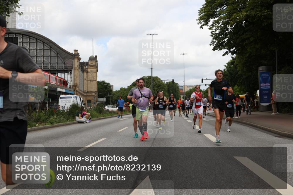 29.06.2025 - hella hamburg halbmarathon Yannick Fuchs http://msf.ph/oto/8232139 29.06.2025 10:34:12 20KM 1343, 1358, 2044, 2525, 2546, 2563, 2972, 3547, 4398, 4565, 4759, 5752, 7981, 8319, 8346, 8925, 9116, 9265, 9540, 11284, 11305, 11714, 11806, 12046, 12091, 12335, 12372, 13190, 13479, 13514, 14204, 14272, 14359, 15094, 15336, 15435, 15744, 17005, 17215, 17360, 17425, 17668, 17792, 17916, 18013, 18154, 18285, 18803 meine-sportfotos.de