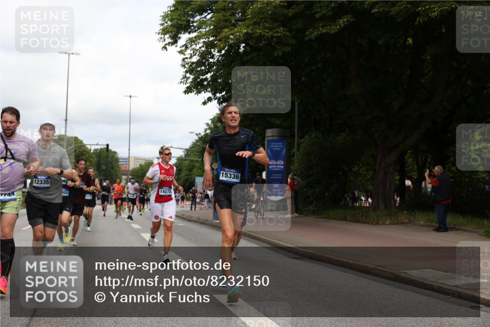 29.06.2025 - hella hamburg halbmarathon Yannick Fuchs http://msf.ph/oto/8232150 29.06.2025 10:34:12 20KM 1343, 1358, 2044, 2525, 2546, 2563, 2972, 3547, 4398, 4565, 4759, 5752, 7981, 8319, 8346, 8925, 9116, 9265, 9540, 11284, 11305, 11714, 11806, 12046, 12091, 12335, 12372, 13190, 13479, 13514, 14204, 14272, 14359, 15094, 15336, 15435, 15744, 17005, 17215, 17360, 17425, 17668, 17792, 17916, 18013, 18154, 18285, 18803 meine-sportfotos.de