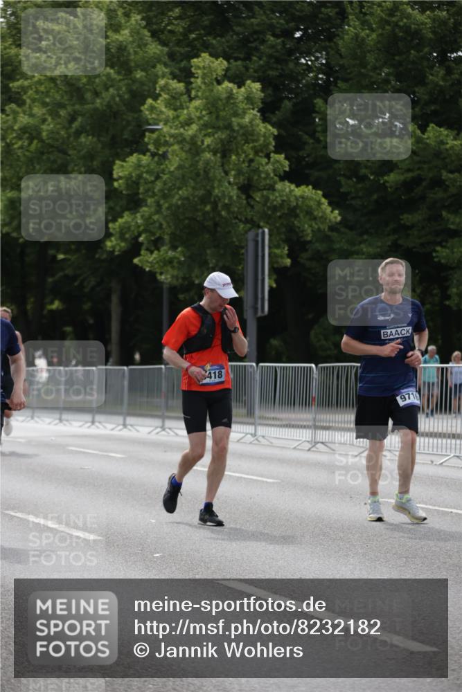 29.06.2025 - hella hamburg halbmarathon Jannik Wohlers http://msf.ph/oto/8232182 29.06.2025 10:28:10 Lombardsbrücke 4700, 5718, 5903, 5939, 6102, 6418, 7980, 8560, 9642, 9716, 9855, 10434, 13400, 15256, 16125, 16643, 18293, 18604, 19180 meine-sportfotos.de