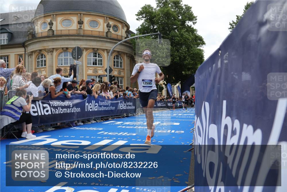 29.06.2025 - hella hamburg halbmarathon Strokosch-Dieckow http://msf.ph/oto/8232226 29.06.2025 10:33:43 Ziel 1396, 1743, 2228, 2243, 2746, 2836, 4246, 5193, 12595, 13771, 14310, 14466, 14975, 16243, 16755, 17191 meine-sportfotos.de