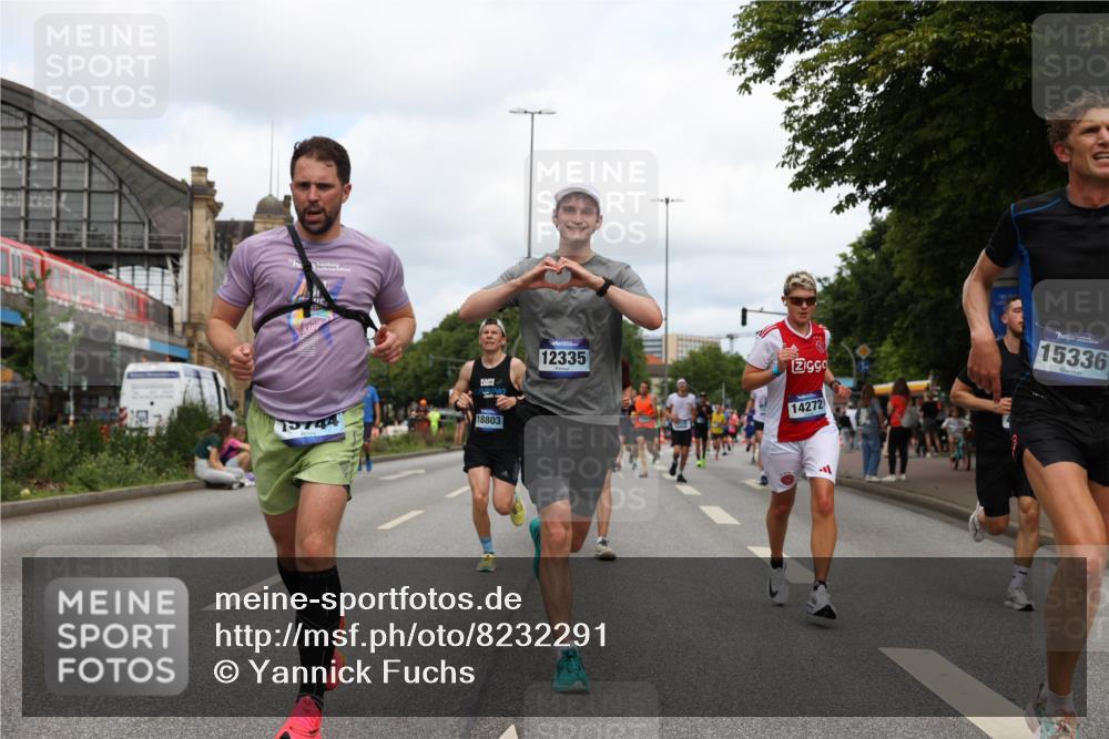 29.06.2025 - hella hamburg halbmarathon Yannick Fuchs http://msf.ph/oto/8232291 29.06.2025 10:34:13 20KM 1343, 1358, 2044, 2525, 2546, 2563, 2972, 3547, 4398, 4565, 4759, 5752, 7981, 8319, 8346, 8925, 9116, 9265, 9540, 11284, 11305, 11714, 11806, 12046, 12091, 12335, 12372, 13190, 13479, 13514, 14204, 14272, 14359, 15094, 15336, 15435, 15744, 17005, 17215, 17360, 17425, 17668, 17792, 17916, 18013, 18154, 18285, 18803 meine-sportfotos.de
