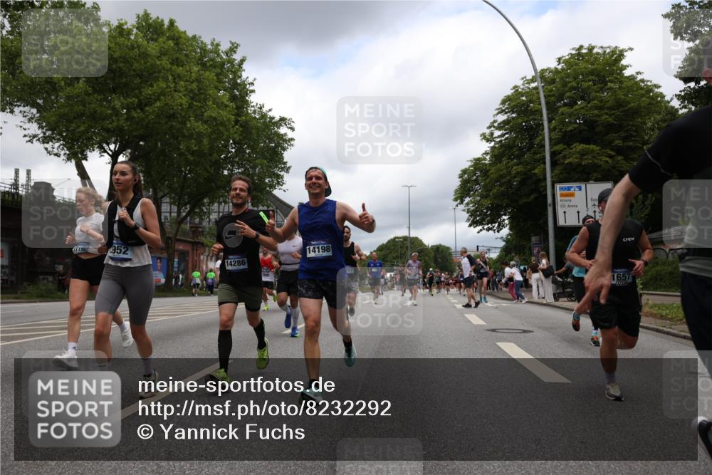 29.06.2025 - hella hamburg halbmarathon Yannick Fuchs http://msf.ph/oto/8232292 29.06.2025 10:46:51 20KM 1098, 1257, 1482, 1657, 1683, 2111, 2208, 2444, 2814, 3258, 3399, 3952, 3999, 4121, 4419, 4587, 4726, 5169, 5194, 5607, 5907, 6897, 7178, 7232, 7383, 7475, 8316, 8587, 8651, 8955, 9065, 9163, 10529, 10811, 11217, 11588, 11589, 11604, 11689, 12155, 12482, 12519, 13211, 13301, 14198, 14286, 14805, 15681, 15980, 16320, 16467, 16929, 17130, 17198, 17710, 17773, 18249, 18331, 19208 meine-sportfotos.de