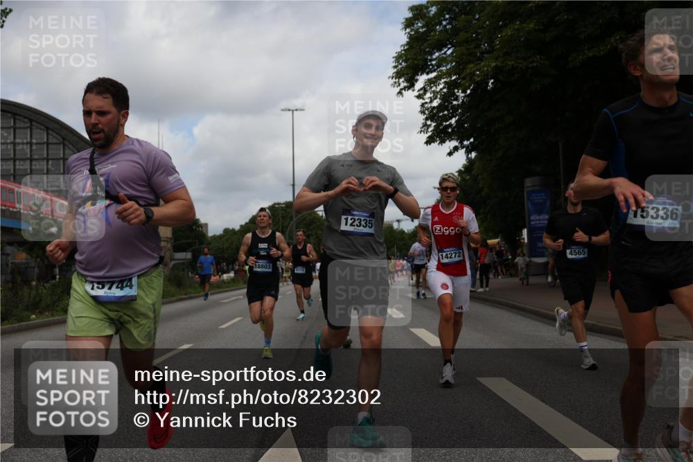 29.06.2025 - hella hamburg halbmarathon Yannick Fuchs http://msf.ph/oto/8232302 29.06.2025 10:34:13 20KM 1343, 1358, 2044, 2525, 2546, 2563, 2972, 3547, 4398, 4565, 4759, 5752, 7981, 8319, 8346, 8925, 9116, 9265, 9540, 11284, 11305, 11714, 11806, 12046, 12091, 12335, 12372, 13190, 13479, 13514, 14204, 14272, 14359, 15094, 15336, 15435, 15744, 17005, 17215, 17360, 17425, 17668, 17792, 17916, 18013, 18154, 18285, 18803 meine-sportfotos.de