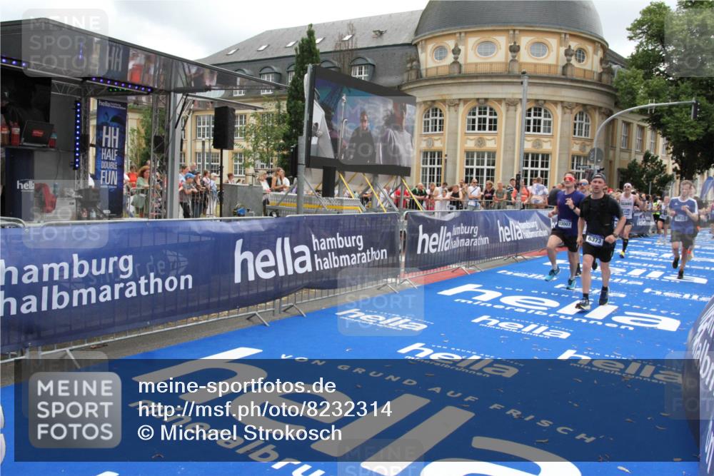 29.06.2025 - hella hamburg halbmarathon Michael Strokosch http://msf.ph/oto/8232314 29.06.2025 10:47:15 Ziel 2623, 4093, 6134, 6373, 6716, 7480, 7908, 10208, 10211, 12579, 13007, 13672, 15684, 17718, 17915, 18856 meine-sportfotos.de