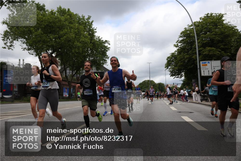 29.06.2025 - hella hamburg halbmarathon Yannick Fuchs http://msf.ph/oto/8232317 29.06.2025 10:46:51 20KM 1098, 1257, 1482, 1657, 1683, 2111, 2208, 2444, 2814, 3258, 3399, 3952, 3999, 4121, 4419, 4587, 4726, 5169, 5194, 5607, 5907, 6897, 7178, 7232, 7383, 7475, 8316, 8587, 8651, 8955, 9065, 9163, 10529, 10811, 11217, 11588, 11589, 11604, 11689, 12155, 12482, 12519, 13211, 13301, 14198, 14286, 14805, 15681, 15980, 16320, 16467, 16929, 17130, 17198, 17710, 17773, 18249, 18331, 19208 meine-sportfotos.de