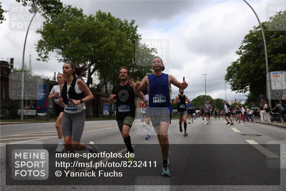 29.06.2025 - hella hamburg halbmarathon Yannick Fuchs http://msf.ph/oto/8232411 29.06.2025 10:46:51 20KM 1098, 1257, 1482, 1657, 1683, 2111, 2208, 2444, 2814, 3258, 3399, 3952, 3999, 4121, 4419, 4587, 4726, 5169, 5194, 5607, 5907, 6897, 7178, 7232, 7383, 7475, 8316, 8587, 8651, 8955, 9065, 9163, 10529, 10811, 11217, 11588, 11589, 11604, 11689, 12155, 12482, 12519, 13211, 13301, 14198, 14286, 14805, 15681, 15980, 16320, 16467, 16929, 17130, 17198, 17710, 17773, 18249, 18331, 19208 meine-sportfotos.de