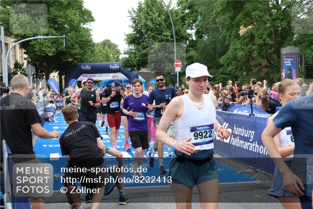 29.06.2025 - hella hamburg halbmarathon Zöllner http://msf.ph/oto/8232413 29.06.2025 10:53:58 Ziel 1706, 1870, 2432, 6374, 6481, 7395, 7918, 7973, 8394, 10891, 11789, 12413, 13032, 13869, 14026, 14175, 16477, 16538, 18418, 18831, 18879, 18915, 19177 meine-sportfotos.de