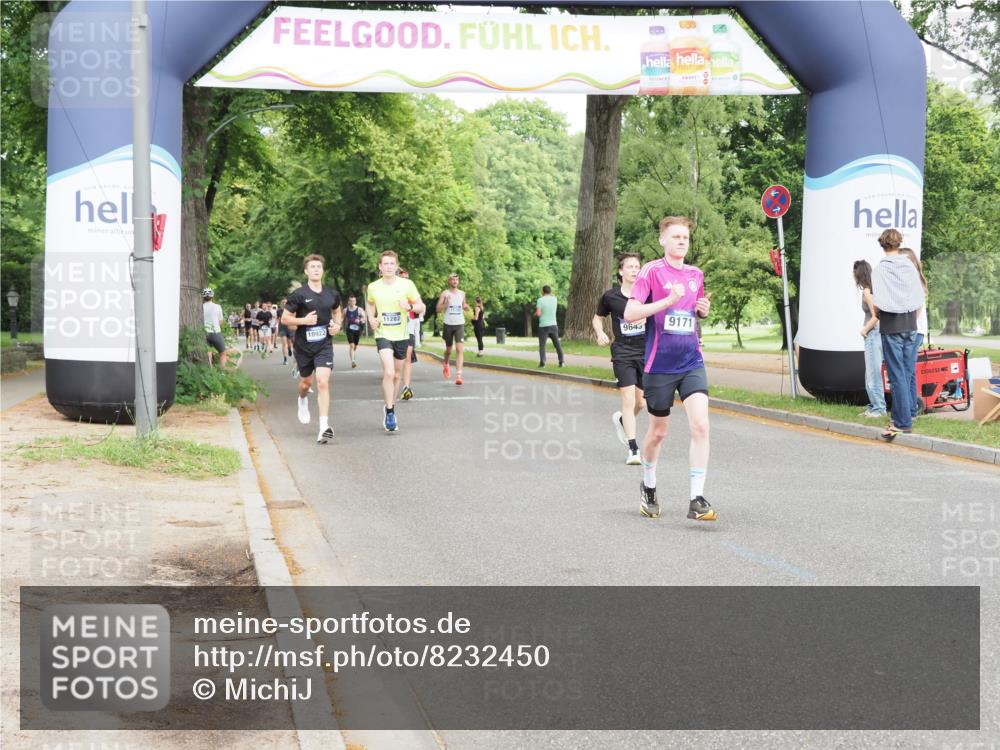 29.06.2025 - hella hamburg halbmarathon MichiJ http://msf.ph/oto/8232450 29.06.2025 10:26:40 Zwischen KM18-KM19 3480, 5791, 6458, 7743, 8571, 9017, 9171, 9643, 10793, 16075, 16992, 18193, 18277 meine-sportfotos.de