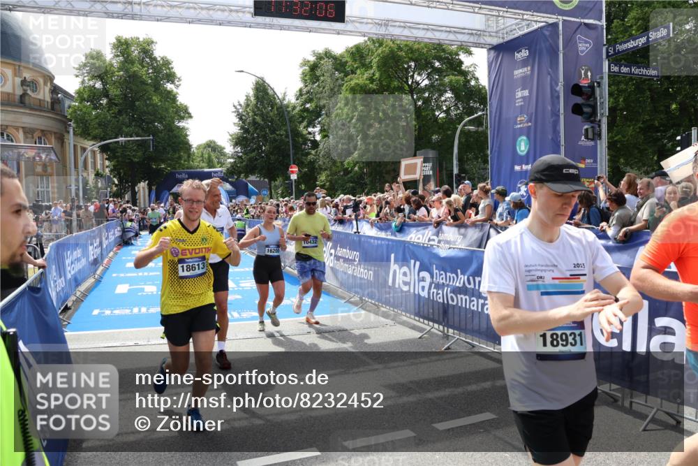 29.06.2025 - hella hamburg halbmarathon Zöllner http://msf.ph/oto/8232452 29.06.2025 11:32:05 Ziel 1821, 4221, 4680, 5075, 6312, 6315, 6642, 7275, 9122, 9592, 10432, 11662, 11827, 12074, 12190, 13937, 16200, 17013 meine-sportfotos.de