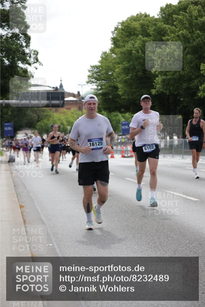 29.06.2025 - hella hamburg halbmarathon Jannik Wohlers http://msf.ph/oto/8232489 29.06.2025 10:28:13 Lombardsbrücke 4700, 5250, 5718, 5903, 5939, 6102, 6418, 7980, 8560, 9642, 9716, 9855, 10068, 10434, 13400, 15256, 16125, 16643, 18293, 19180 meine-sportfotos.de