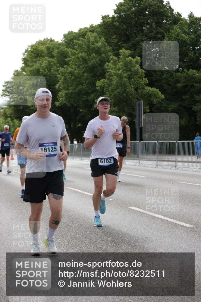 29.06.2025 - hella hamburg halbmarathon Jannik Wohlers http://msf.ph/oto/8232511 29.06.2025 10:28:14 Lombardsbrücke 1557, 4700, 5249, 5250, 5718, 5903, 5939, 6102, 6418, 7980, 8560, 9642, 9716, 9855, 10068, 10434, 13400, 15256, 16125, 16643, 18293, 19180 meine-sportfotos.de