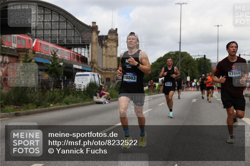 29.06.2025 - hella hamburg halbmarathon Yannick Fuchs http://msf.ph/oto/8232522 29.06.2025 10:34:14 20KM 1343, 1358, 2044, 2525, 2546, 2563, 2573, 2972, 3547, 3626, 4398, 4565, 4759, 5752, 7981, 8319, 8346, 8925, 9116, 9265, 9540, 11284, 11305, 11714, 11806, 12046, 12091, 12335, 12372, 13190, 13479, 13514, 14204, 14272, 14359, 15094, 15336, 15435, 15744, 17005, 17215, 17360, 17425, 17668, 17792, 17916, 18013, 18154, 18285, 18803 meine-sportfotos.de