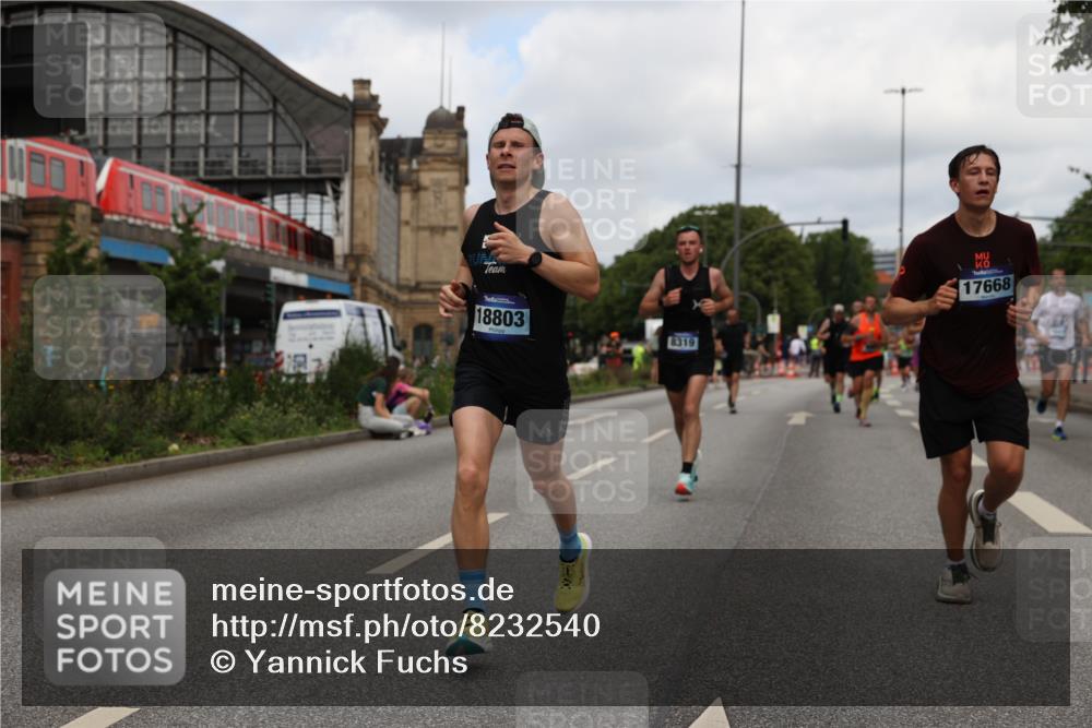 29.06.2025 - hella hamburg halbmarathon Yannick Fuchs http://msf.ph/oto/8232540 29.06.2025 10:34:14 20KM 1343, 1358, 2044, 2525, 2546, 2563, 2573, 2972, 3547, 3626, 4398, 4565, 4759, 5752, 7981, 8319, 8346, 8925, 9116, 9265, 9540, 11284, 11305, 11714, 11806, 12046, 12091, 12335, 12372, 13190, 13479, 13514, 14204, 14272, 14359, 15094, 15336, 15435, 15744, 17005, 17215, 17360, 17425, 17668, 17792, 17916, 18013, 18154, 18285, 18803 meine-sportfotos.de