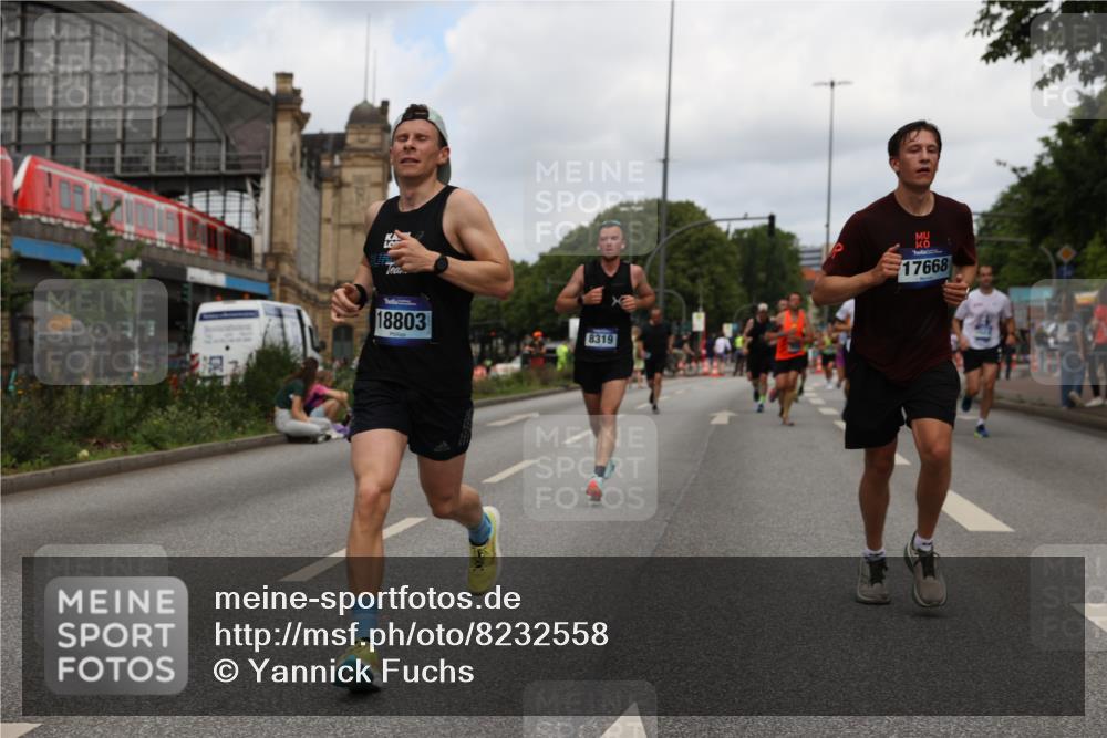 29.06.2025 - hella hamburg halbmarathon Yannick Fuchs http://msf.ph/oto/8232558 29.06.2025 10:34:14 20KM 1343, 1358, 2044, 2525, 2546, 2563, 2573, 2972, 3547, 3626, 4398, 4565, 4759, 5752, 7981, 8319, 8346, 8925, 9116, 9265, 9540, 11284, 11305, 11714, 11806, 12046, 12091, 12335, 12372, 13190, 13479, 13514, 14204, 14272, 14359, 15094, 15336, 15435, 15744, 17005, 17215, 17360, 17425, 17668, 17792, 17916, 18013, 18154, 18285, 18803 meine-sportfotos.de