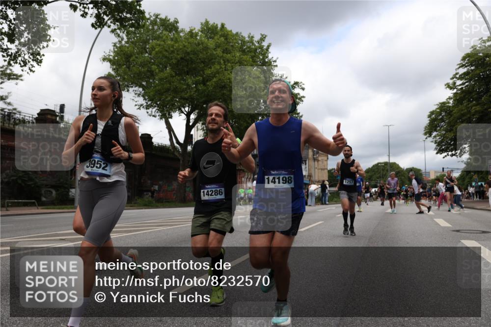 29.06.2025 - hella hamburg halbmarathon Yannick Fuchs http://msf.ph/oto/8232570 29.06.2025 10:46:51 20KM 1098, 1257, 1482, 1657, 1683, 2111, 2208, 2444, 2814, 3258, 3399, 3952, 3999, 4121, 4419, 4587, 4726, 5169, 5194, 5607, 5907, 6897, 7178, 7232, 7383, 7475, 8316, 8587, 8651, 8955, 9065, 9163, 10529, 10811, 11217, 11588, 11589, 11604, 11689, 12155, 12482, 12519, 13211, 13301, 14198, 14286, 14805, 15681, 15980, 16320, 16467, 16929, 17130, 17198, 17710, 17773, 18249, 18331, 19208 meine-sportfotos.de