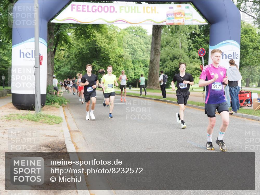 29.06.2025 - hella hamburg halbmarathon MichiJ http://msf.ph/oto/8232572 29.06.2025 10:26:41 Zwischen KM18-KM19 3480, 5791, 7743, 8571, 9017, 9171, 9643, 10793, 16075, 18193, 18277 meine-sportfotos.de