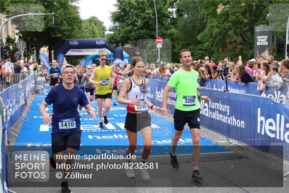 29.06.2025 - hella hamburg halbmarathon Zöllner http://msf.ph/oto/8232581 29.06.2025 10:54:14 Ziel 1410, 3177, 3208, 3209, 3898, 5638, 6082, 6084, 6294, 6443, 6581, 8390, 9791, 12213, 13033, 13397, 13794, 15169, 15524, 16780, 16871 meine-sportfotos.de