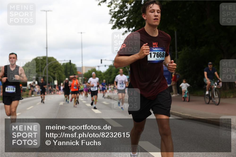 29.06.2025 - hella hamburg halbmarathon Yannick Fuchs http://msf.ph/oto/8232615 29.06.2025 10:34:15 20KM 1343, 1358, 2044, 2525, 2546, 2563, 2573, 2972, 3547, 3626, 4398, 4565, 4759, 5752, 7981, 8319, 8346, 8925, 9116, 9265, 9540, 11284, 11305, 11714, 11806, 12046, 12091, 12335, 12372, 13190, 13479, 13514, 14204, 14272, 14359, 15094, 15336, 15421, 15435, 15744, 17005, 17215, 17360, 17425, 17668, 17792, 17916, 18013, 18154, 18285, 18803 meine-sportfotos.de