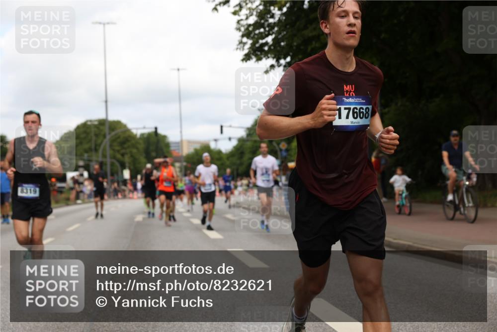 29.06.2025 - hella hamburg halbmarathon Yannick Fuchs http://msf.ph/oto/8232621 29.06.2025 10:34:15 20KM 1343, 1358, 2044, 2525, 2546, 2563, 2573, 2972, 3547, 3626, 4398, 4565, 4759, 5752, 7981, 8319, 8346, 8925, 9116, 9265, 9540, 11284, 11305, 11714, 11806, 12046, 12091, 12335, 12372, 13190, 13479, 13514, 14204, 14272, 14359, 15094, 15336, 15421, 15435, 15744, 17005, 17215, 17360, 17425, 17668, 17792, 17916, 18013, 18154, 18285, 18803 meine-sportfotos.de