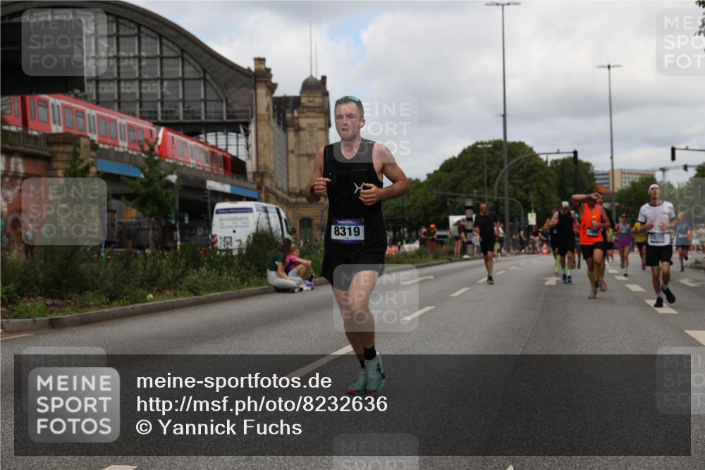 29.06.2025 - hella hamburg halbmarathon Yannick Fuchs http://msf.ph/oto/8232636 29.06.2025 10:34:16 20KM 1358, 2044, 2546, 2563, 2573, 2972, 3547, 3626, 4398, 4565, 5752, 7981, 8319, 8346, 8925, 9116, 9265, 9540, 11284, 11305, 11714, 11806, 12046, 12091, 12335, 12372, 13190, 13479, 13514, 14077, 14204, 14272, 14359, 15094, 15336, 15421, 15435, 15744, 15828, 17005, 17215, 17360, 17425, 17668, 17792, 17916, 18013, 18154, 18285, 18803 meine-sportfotos.de