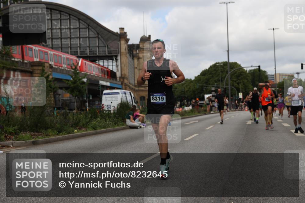 29.06.2025 - hella hamburg halbmarathon Yannick Fuchs http://msf.ph/oto/8232645 29.06.2025 10:34:16 20KM 1358, 2044, 2546, 2563, 2573, 2972, 3547, 3626, 4398, 4565, 5752, 7981, 8319, 8346, 8925, 9116, 9265, 9540, 11284, 11305, 11714, 11806, 12046, 12091, 12335, 12372, 13190, 13479, 13514, 14077, 14204, 14272, 14359, 15094, 15336, 15421, 15435, 15744, 15828, 17005, 17215, 17360, 17425, 17668, 17792, 17916, 18013, 18154, 18285, 18803 meine-sportfotos.de