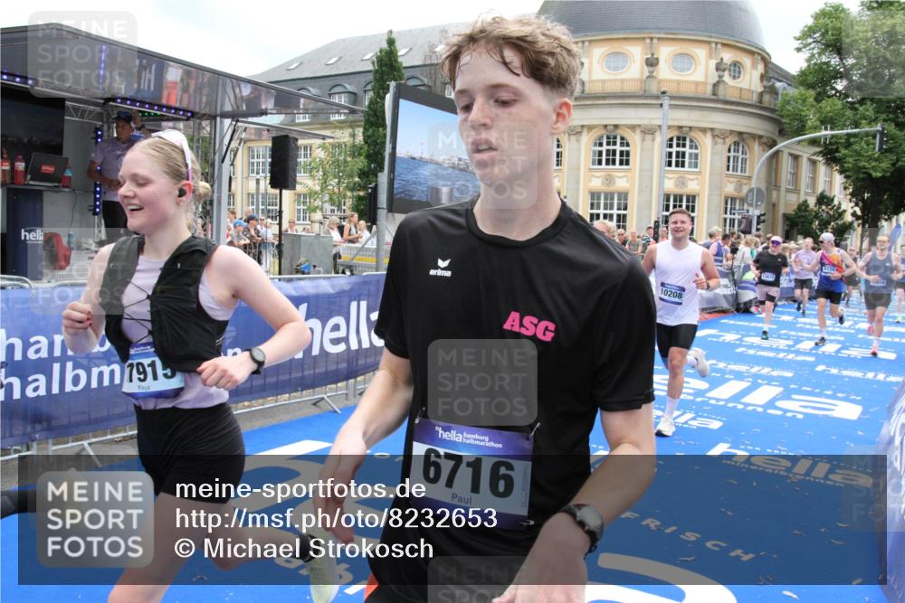 29.06.2025 - hella hamburg halbmarathon Michael Strokosch http://msf.ph/oto/8232653 29.06.2025 10:47:19 Ziel 2623, 5024, 6134, 6168, 6203, 6373, 6716, 7480, 10208, 10211, 11518, 13672, 14722, 16286, 17718, 17915, 18856 meine-sportfotos.de
