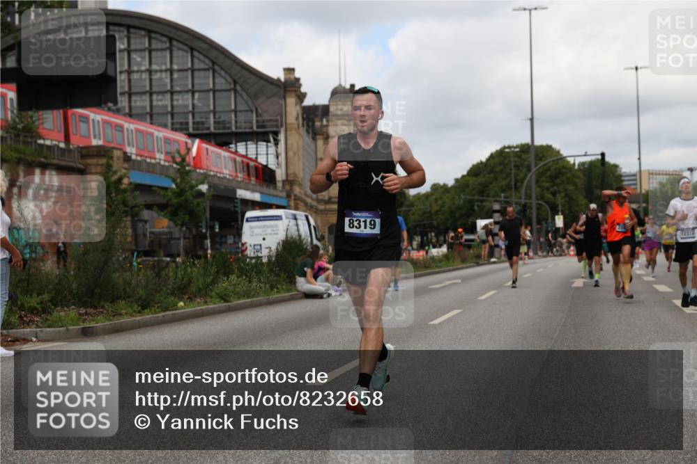 29.06.2025 - hella hamburg halbmarathon Yannick Fuchs http://msf.ph/oto/8232658 29.06.2025 10:34:16 20KM 1358, 2044, 2546, 2563, 2573, 2972, 3547, 3626, 4398, 4565, 5752, 7981, 8319, 8346, 8925, 9116, 9265, 9540, 11284, 11305, 11714, 11806, 12046, 12091, 12335, 12372, 13190, 13479, 13514, 14077, 14204, 14272, 14359, 15094, 15336, 15421, 15435, 15744, 15828, 17005, 17215, 17360, 17425, 17668, 17792, 17916, 18013, 18154, 18285, 18803 meine-sportfotos.de